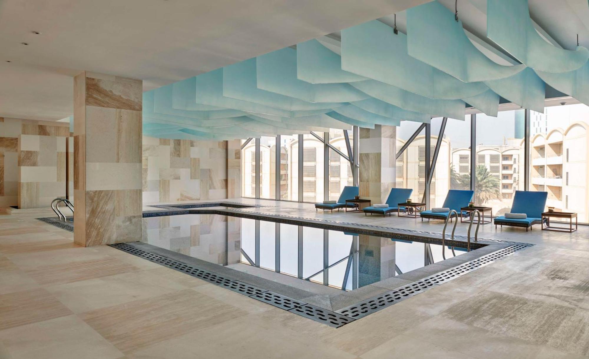 Hyatt Regency Riyadh Olaya Екстериор снимка The swimming pool at the hotel