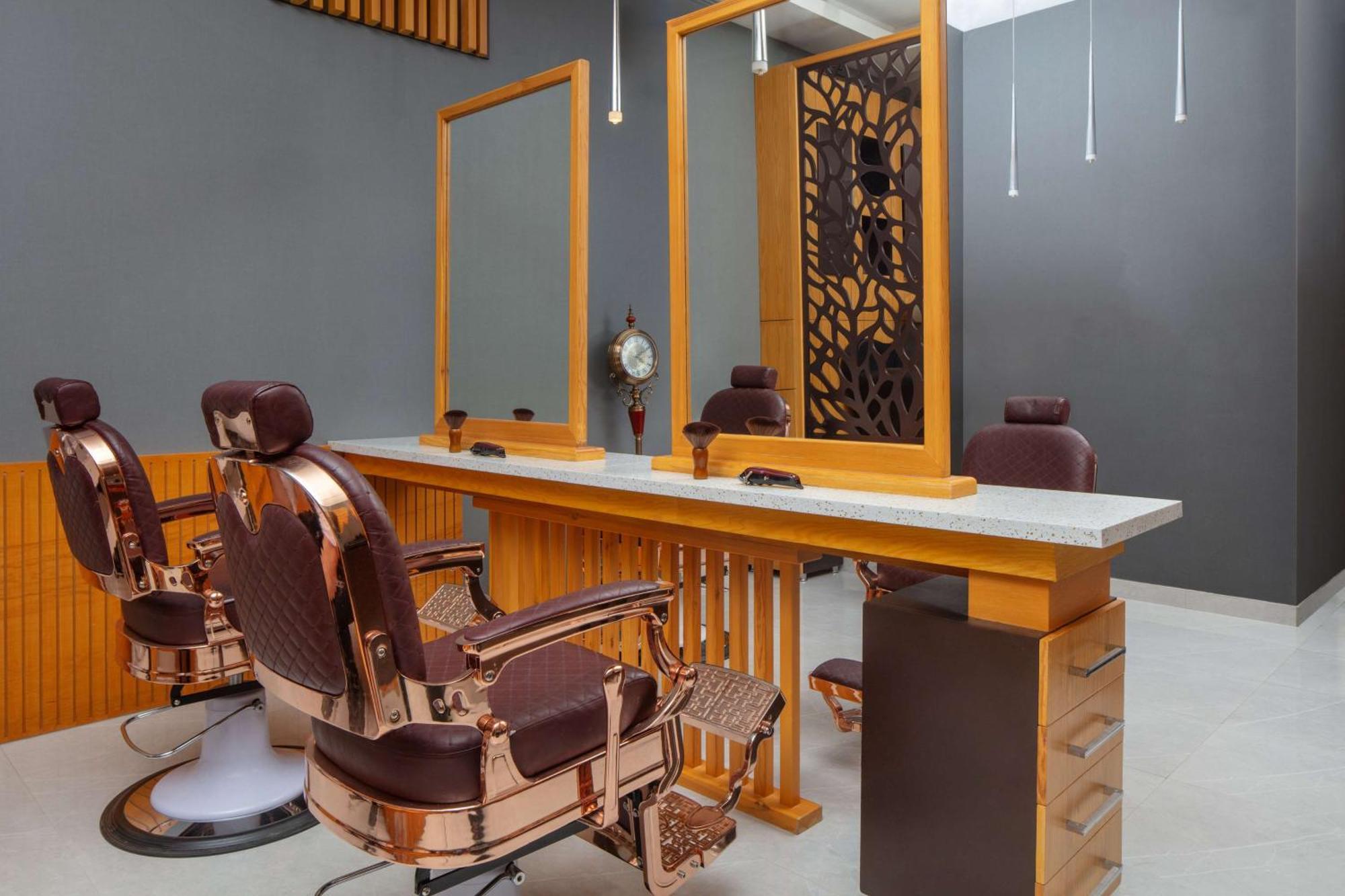 Hyatt Regency Riyadh Olaya Екстериор снимка A modern barbershop in the United States