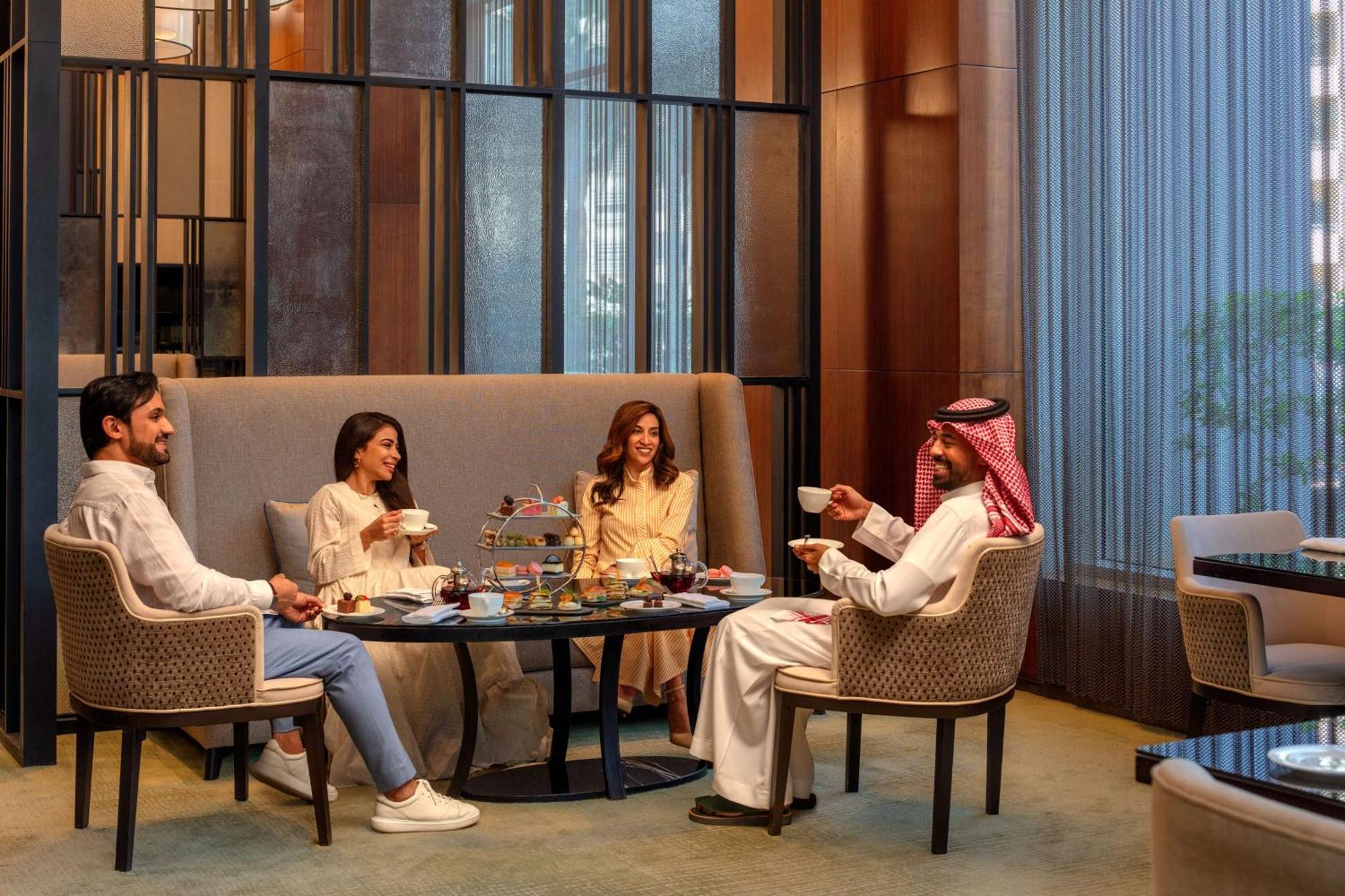 Hyatt Regency Riyadh Olaya Екстериор снимка The Lounge at the Ritz-Carlton, DIFC