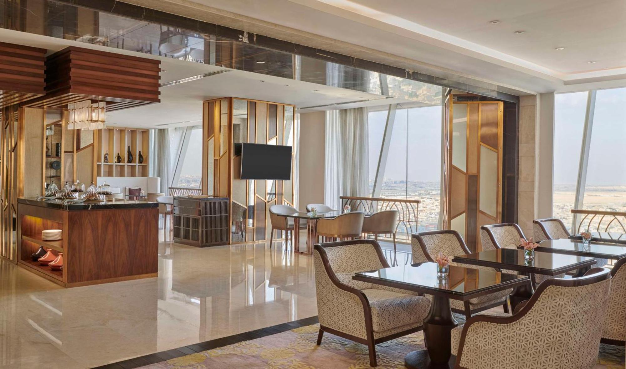 Hyatt Regency Riyadh Olaya Екстериор снимка The Lounge at the 88th floor